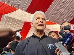 Ganjar Sindir Nusron Wahid Lupa Baca Data soal Rakyat Jateng Jenuh