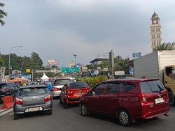 Lalin Simpang Gadog arah Puncak Tersendat Usai One Way Berakhir