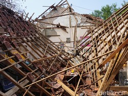 Penampakan SDN di Mojokerto yang Ambruk Saat Hujan Deras