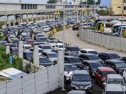 Menhub Budi Karya: Puncak Arus Balik Nataru 1-2 Januari