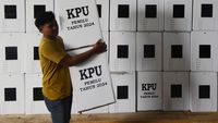 Melihat Perakitan Kotak Suara di KPU Bandar Lampung