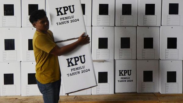 Melihat Perakitan Kotak Suara di KPU Bandar Lampung