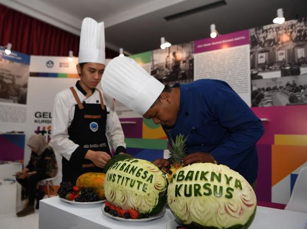 Potret Keseruan Pameran Gelar Karya Anak Kursus 2023, Sandiaga Ikut Tengok