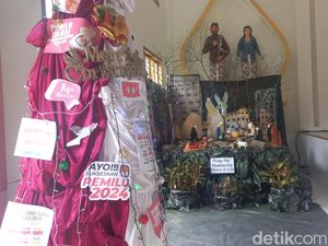Wow, Ada Pohon Natal Sukseskan Pemilu di Gereja Santo Thomas Lagan Jambi Wow, Ada Pohon Natal Sukseskan Pemilu di Gereja Santo Thomas Lagan Jambi