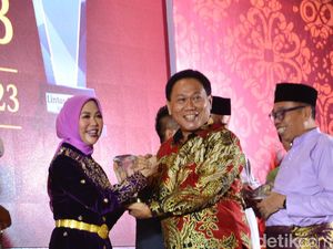 Renny Astuti Jadi Wanita Inspiratif dalam Penghargaan ALP Award 2023 Renny Astuti Jadi Wanita Inspiratif dalam Penghargaan ALP Award 2023