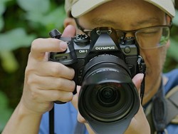 Review Kamera Olympus OM1, Body Kokoh Kamera Canggih Ada AI