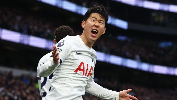 Son Heung-min Soccer Football - Premier League - Tottenham Hotspur v Everton - Tottenham Hotspur Stadium, London, Britain - December 23, 2023 Tottenham Hotspur's Son Heung-min celebrates after Richarlison scores their first goal Action Images via Reuters/Paul Childs NO USE WITH UNAUTHORIZED AUDIO, VIDEO, DATA, FIXTURE LISTS, CLUB/LEAGUE LOGOS OR 'LIVE' SERVICES. ONLINE IN-MATCH USE LIMITED TO 45 IMAGES, NO VIDEO EMULATION. NO USE IN BETTING, GAMES OR SINGLE CLUB/LEAGUE/PLAYER PUBLICATIONS.