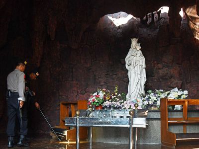 Jelang Natal, Polisi Sterilisasi Gereja di Madiun