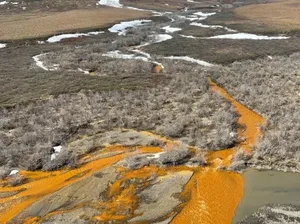 Perubahan Iklim Buat Sungai Arktik Berwarna Oranye Penuh Mineral Beracun Perubahan Iklim Buat Sungai Arktik Berwarna Oranye Penuh Mineral Beracun