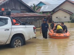 Pemkab Bungo Salurkan Sembako-Dirikan Tenda untuk Korban Banjir