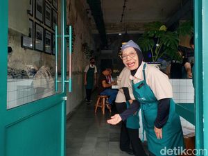 Foto: Kafe yang Dilayani Oma-oma di Blok M, Pelepas Rindu kepada Nenek