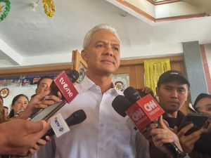 Ganjar Akui Juga Pakai 3 Mikrofon Saat Debat, Kaget Tahu Cuitan Roy Suryo