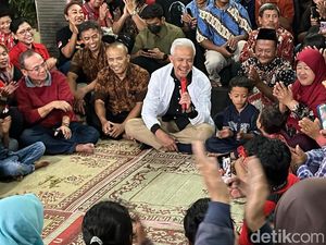 Ganjar Mulai Kampanye di Solo Tidur di Rumah Alumnus SMKN Jateng