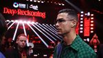 Gaya Cristiano Ronaldo Nonton Tinju, di Sampingnya Ada Conor McGregor