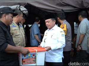 Gubernur Al Haris Tinjau Banjir di Bungo Jambi, Beri Bantuan-Data Korban Gubernur Al Haris Tinjau Banjir di Bungo Jambi, Beri Bantuan-Data Korban