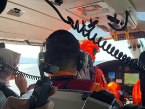 Bupati Banyuwangi Patroli Pelabuhan Ketapang dari Helikopter