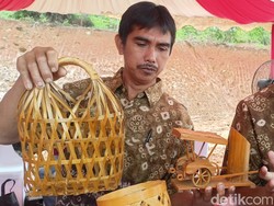 Kerajinan Bambu di Desa Kelumpang OKU Tembus Pasar Luar Negeri