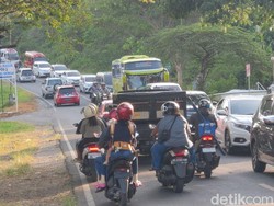 Puluhan Ribu Wisatawan Mulai Padati Jalur Pantai Selatan Trenggalek
