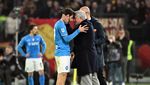 Momen Panas Roma Vs Napoli: Mourinho sampai Adu Kepala sama Khvicha