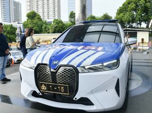Kakorlantas Polri Dapat Hibah Mobil Listrik BMW iX