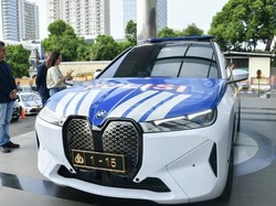 Kakorlantas Polri Dapat Hibah Mobil Listrik BMW iX