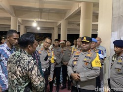 Kapolda Papua Cek Pengamanan Gereja Saat Misa Malam Natal di Jayapura