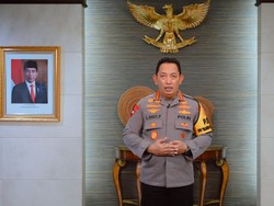 Kapolri Ucapkan Selamat Natal dan Tahun Baru: Mari Rayakan Penuh Kedamaian
