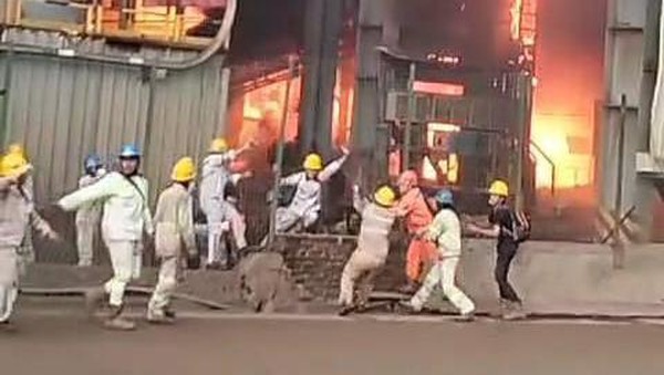 Kebakaran di PT ITSS Morowali, Sulteng. Kebakaran di PT ITSS Morowali, Sulteng.