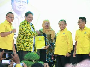 Golkar Resmi Dukung Khofifah Maju Cagub Jatim 2024 Golkar Resmi Dukung Khofifah Maju Cagub Jatim 2024