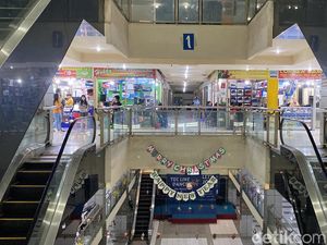 Kenangan Masa Kecil yang Tersisa di Balik Redupnya Tunjungan Center Kenangan Masa Kecil yang Tersisa di Balik Redupnya Tunjungan Center