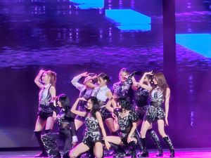 Lirik Lagu TWICE ONE SPARK Lengkap dengan Terjemahannya Lirik Lagu TWICE ONE SPARK Lengkap dengan Terjemahannya