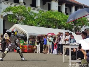 Serunya Liburan ke Lawang Sewu Semarang, Ada Cosplayer-Band