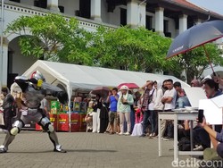 Serunya Liburan ke Lawang Sewu Semarang, Ada Cosplayer-Band
