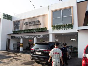 Bikin Perjalanan Akhir Tahun Tenang, Toyota Siapkan Layanan Siaga di 302 Titik Bikin Perjalanan Akhir Tahun Tenang, Toyota Siapkan Layanan Siaga di 302 Titik