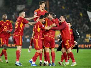 Roma Vs Napoli: Giallorossi Menang 2-0, Partenopei Dapat 2 Kartu Merah