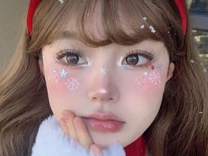 5 Inspirasi Makeup Natal 2023, Riasan Natural Hingga Soft Glam 5 Inspirasi Makeup Natal 2023, Riasan Natural Hingga Soft Glam