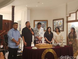 Nyanyian Kapolri-Jaksa Agung Meriahkan HUT Maruarar Sirait Ke-54