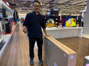Gembiranya Pengunjung Beli TV Diskon Rp 3,5 jutaan di Transmart Full Day Sale Gembiranya Pengunjung Beli TV Diskon Rp 3,5 jutaan di Transmart Full Day Sale