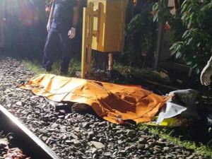 Pemuda Asal Lamongan Tewas Tertabrak KA di Wonokromo Surabaya
