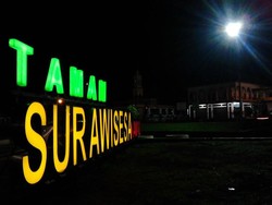 Geger Sejoli Remaja Mesra-mesraan di Taman Surawisesa Kawali