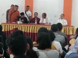 Pj Bupati Tapteng Jelaskan Duduk Perkara Cekcok-Ajak Perang Ketua DPRD