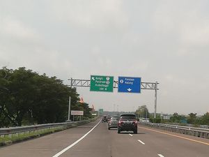 Tak Ada Lampu Penerang Jalan, Pengguna Tol Jatim Diimbau Waspada di Malam Hari