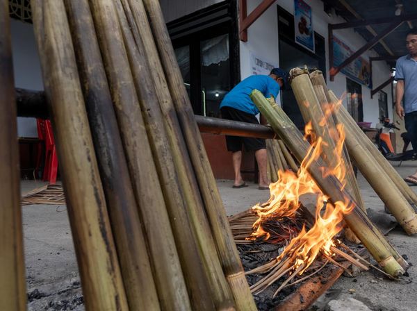 Tradisi Merayakan Natal dengan Nasi Bambu di Palu