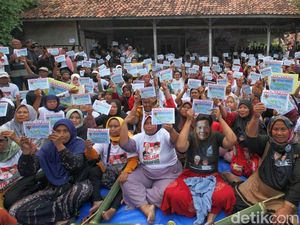 Cegah Kecurangan, TPN Ganjar-Mahfud Bagikan Kentongan ke Warga