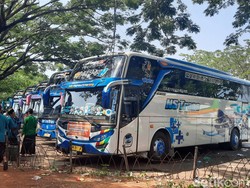 Makam Sunan Kudus Ramai Peziarah, Begini Kondisi Parkir Bakalan Krapyak