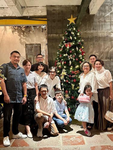 7 Potret Suka Cita Artis Rayakan Natal 2023