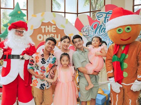 7 Potret Suka Cita Artis Rayakan Natal 2023