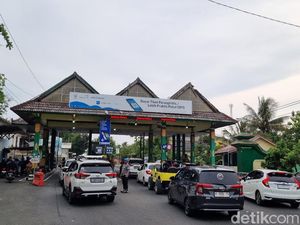 4 Jalur Retribusi Parangtritis Dibuka, Sehari Masuk 16 Ribu Wisatawan