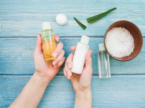 Apa Bedanya AHA, BHA, dan PHA Sebagai Bahan Aktif dalam Produk Skincare?/ foto: www.freepik.com