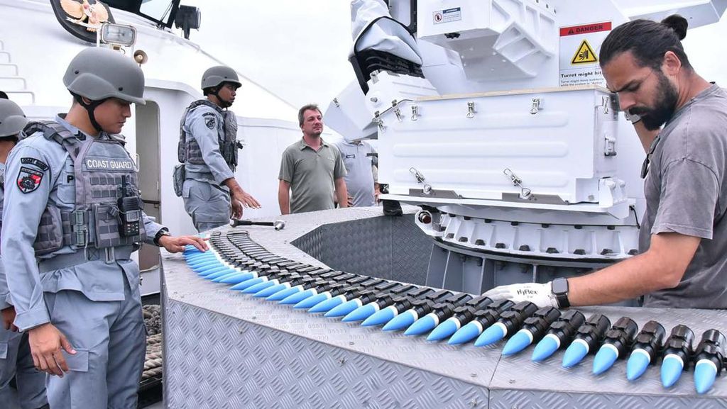 Bakamla RI Uji Fungsi Senjata Meriam 30 MM Bakamla RI Uji Fungsi Senjata Meriam 30 MM